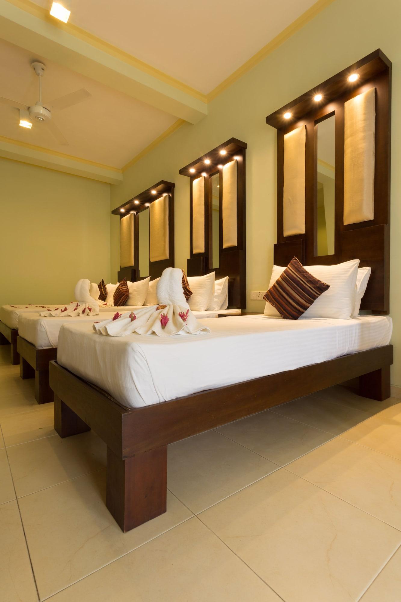 Oak Ray Serene Garden Hotel Kandy Exterior photo