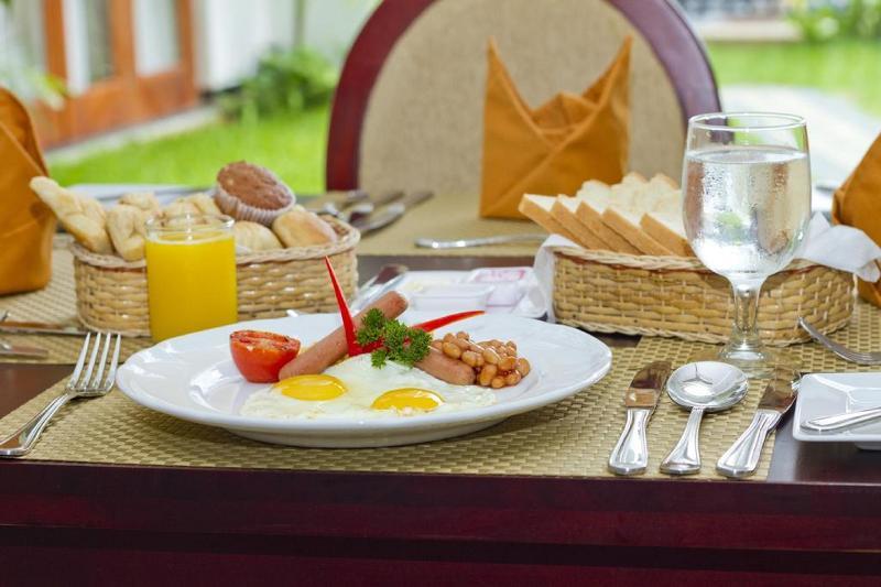 Oak Ray Serene Garden Hotel Kandy Exterior photo
