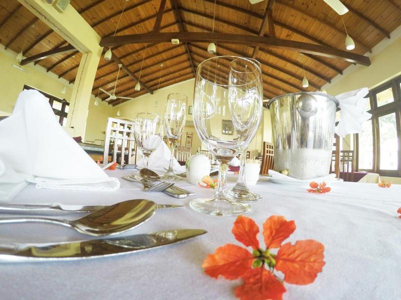 Oak Ray Serene Garden Hotel Kandy Exterior photo