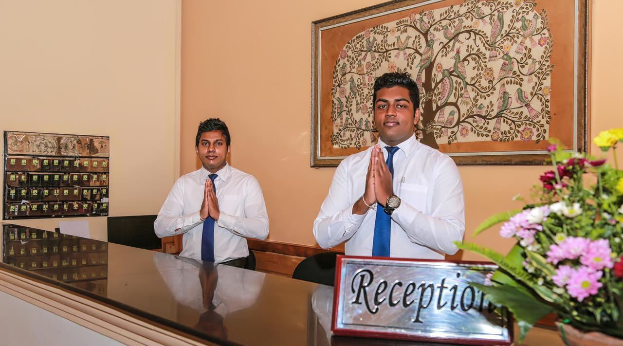 Oak Ray Serene Garden Hotel Kandy Exterior photo
