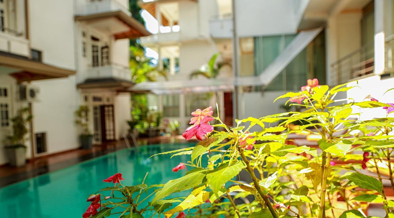 Oak Ray Serene Garden Hotel Kandy Exterior photo