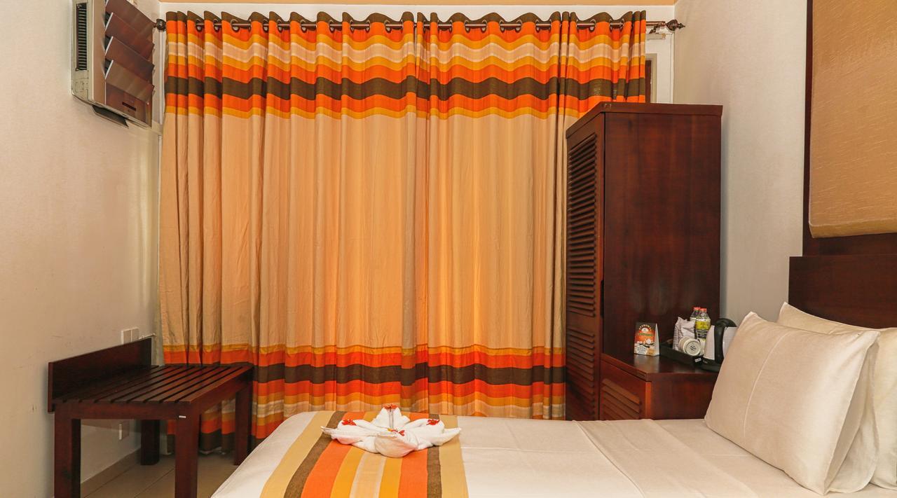 Oak Ray Serene Garden Hotel Kandy Exterior photo