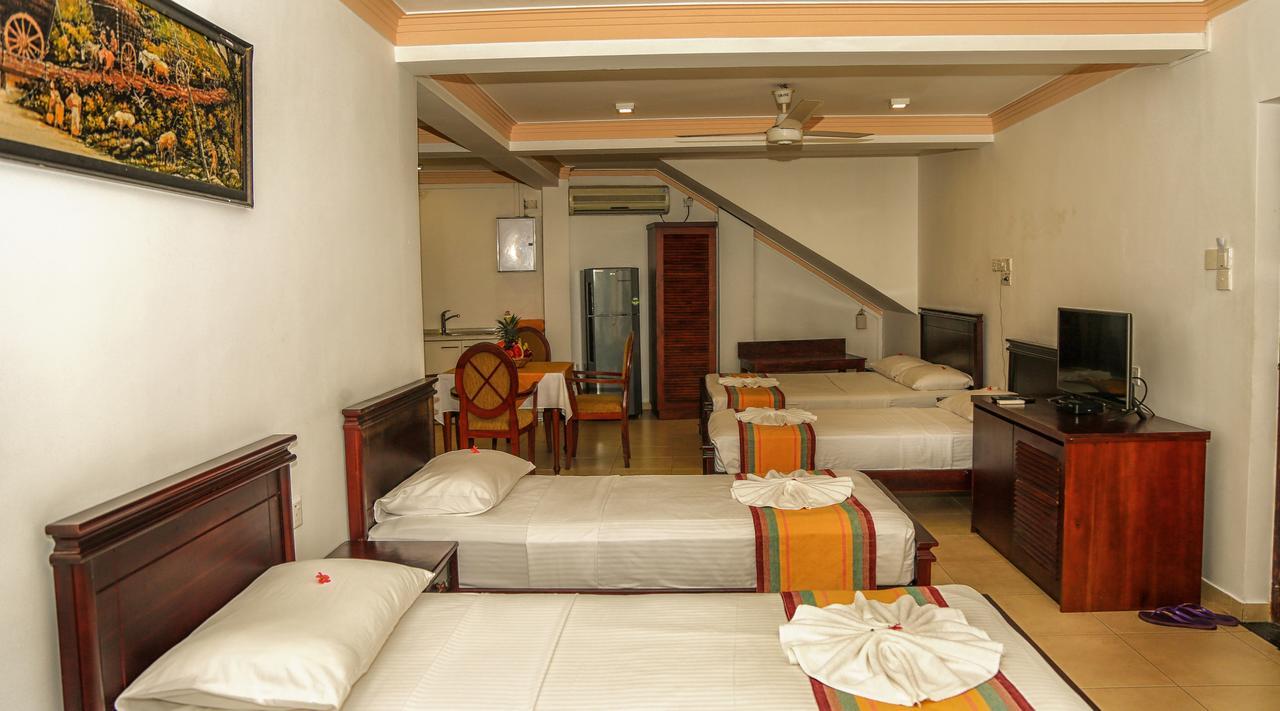 Oak Ray Serene Garden Hotel Kandy Exterior photo