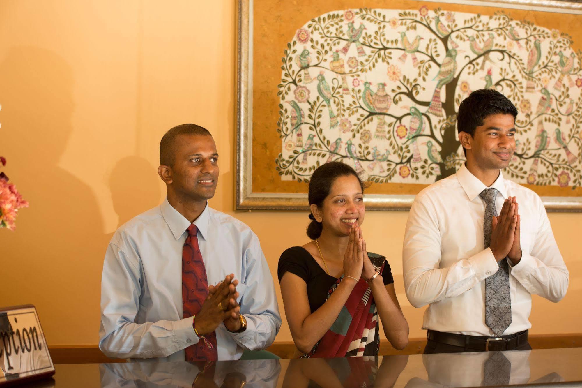 Oak Ray Serene Garden Hotel Kandy Exterior photo